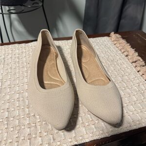 Old Navy Cream Women's Flats